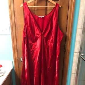 Cacique floor length night gown with mesh inserts